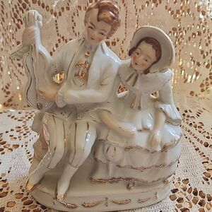 Vintage Japanese Porcelain Couple Figurine Gold Tone Detail
